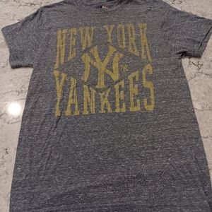 MLB Genuine Merchandise NY Yankees gray t-shirt adult small 👕